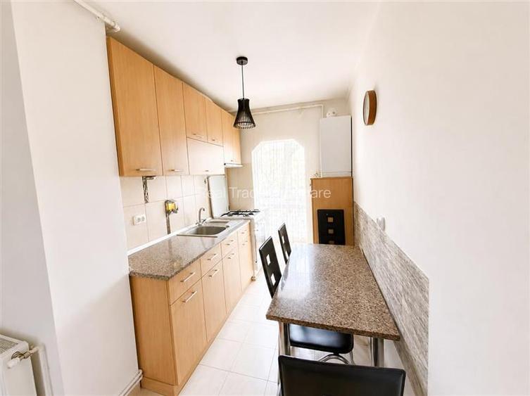 Apartament 2 camere decomandat,  etajul 1 mobilat si utilat , parcare - 6
