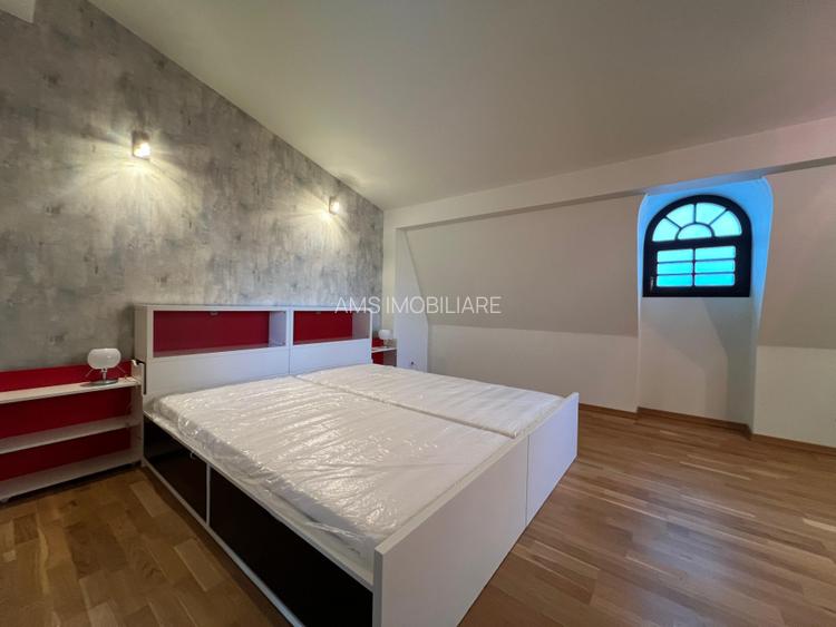 VILA DEOSEBITA / SPATII GENEROASE / CURTE PROPRIE - 55