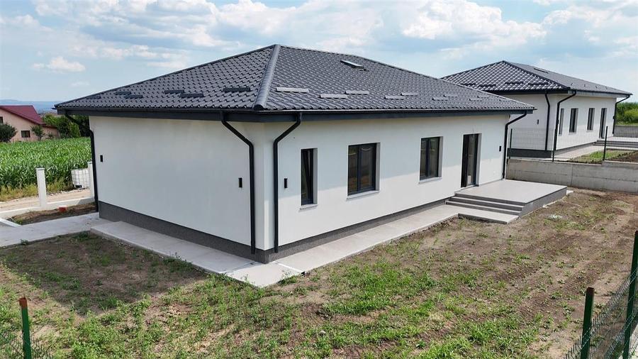 Casa Breazu,4 camere,2 bai,Teren 450mp,Dressing,Placa,Pod,0% Comision
