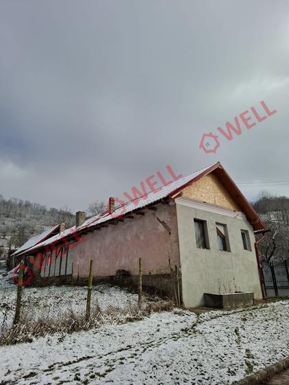 CASĂ FAMILIALĂ DE VÂNZARE SITUATĂ ÎN GOGANI
