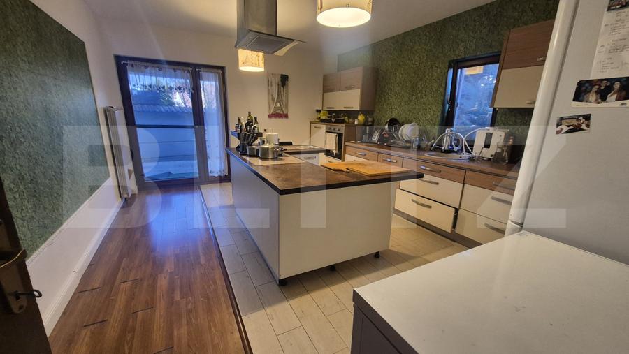Casa de vanzare, 300 mp, teren 600 mp, zona Bercu Rosu