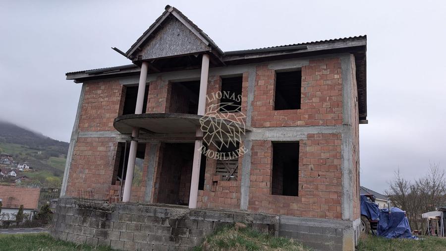Casa 406mp con.-compartimentare apartamente-teren 600mp-Valea Ghinzii