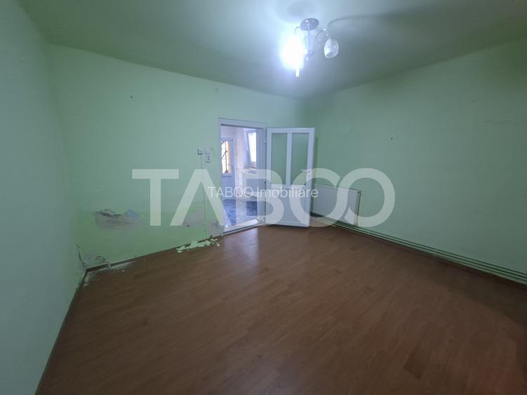 Apartament la casa de vanzare 2 camere garaj curte comuna cu 2 vecini - 4