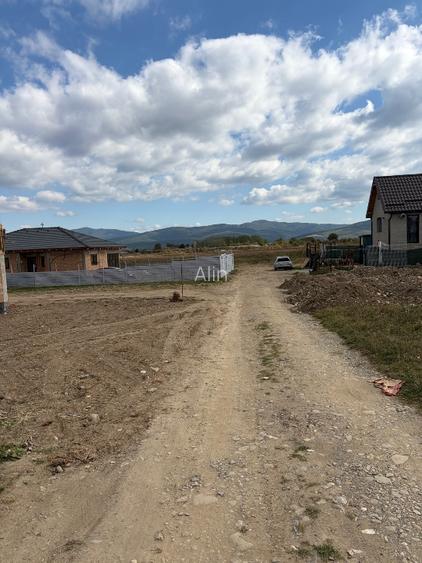CASĂ INDIVIDUALĂ LA ROȘU – TEREN 550 MP + UTILITĂȚI – CĂRPINIȘ, BRAȘOV - 7