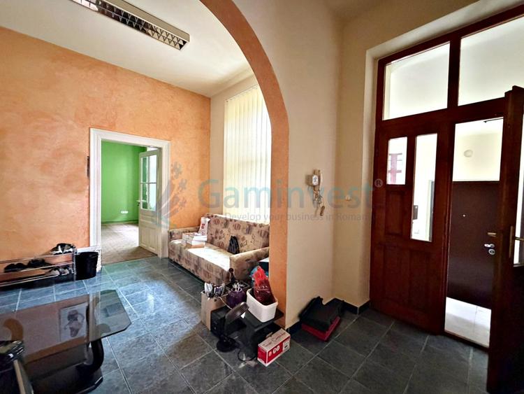 Spatiu de birou de inchiriat , 4 incaperi , zona centrala, Oradea