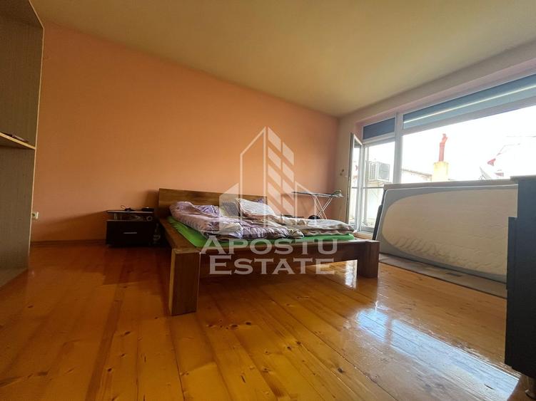 Casa individuala cu 4 camere, teren 404 mp,acces auto,garaj, Girocului