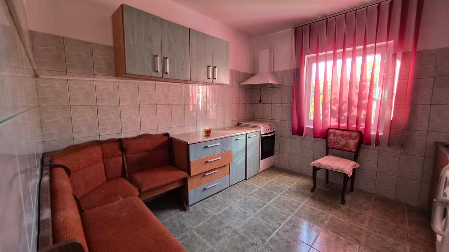 Valu lui Traian - teren 400 mp + casa 3 camere (72 mp ) /necesita renovare