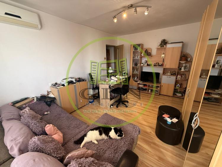 Apartament de 3 camere, semidecomandat, 55mp, Craiovita Noua, zona Lidl