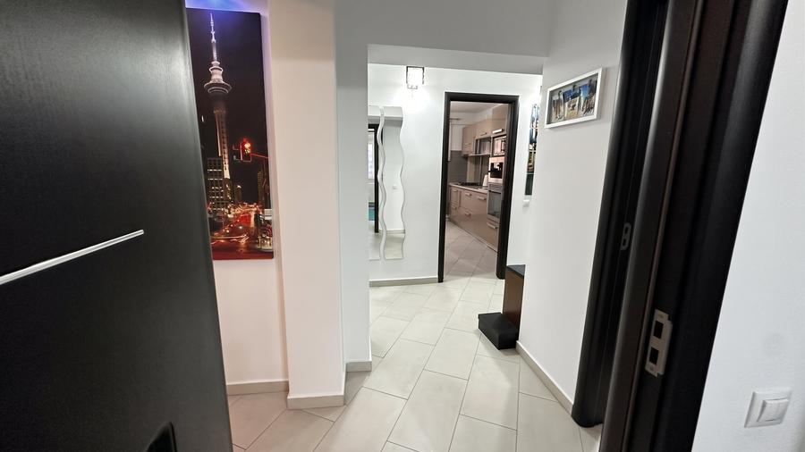 Apartament decomandat cu 3 camere, Ultracentral, centrală proprie