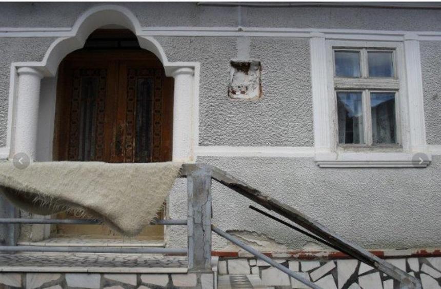 Casă cu 3 camere în Poiana Sibiului