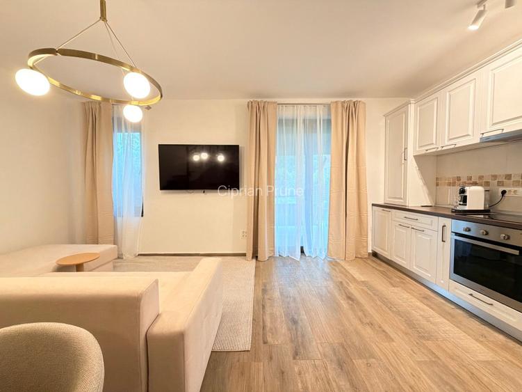 Direct Proprietar - Casa premium de inchiriat - 5 camere, teren 400 mp - 4