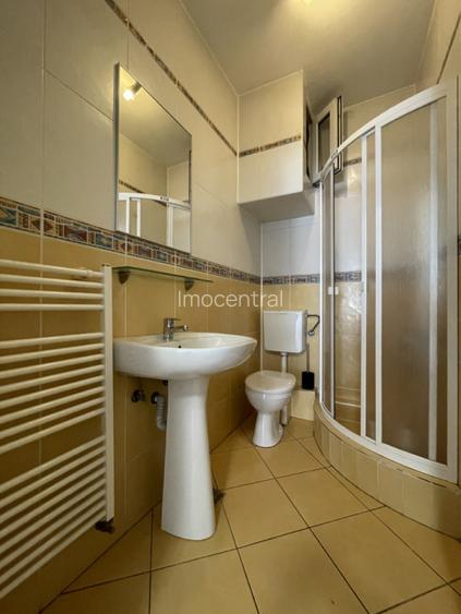 Apartament 4 camere, 2 balcoane, garaj și boxă pe str. Cometei - 7