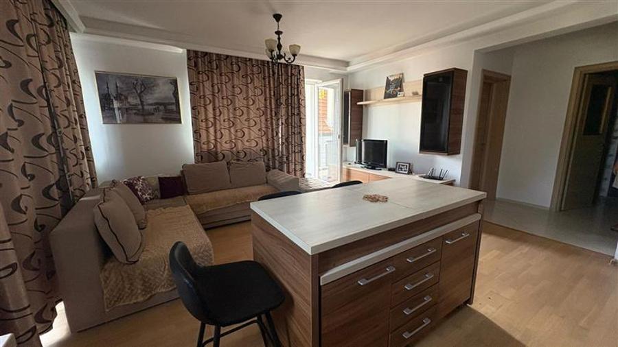 Apartament trei camere zona Blumana