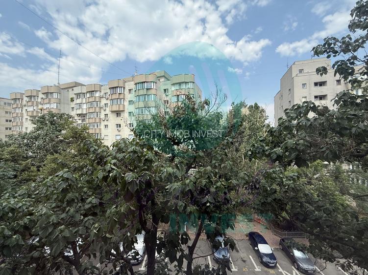Grasoniera spatioasa la 5 minute de metrou, intr-un bloc mixt - 13