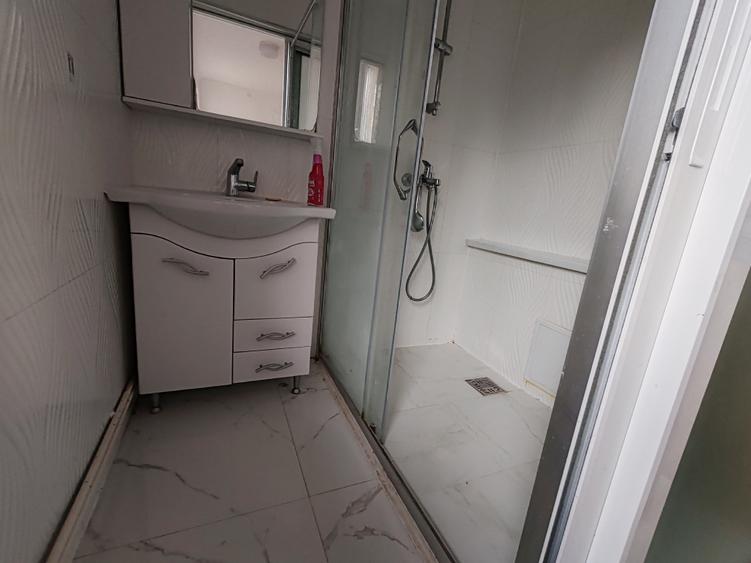 Apartament 3 camere pozitie deosebita zona Colinei