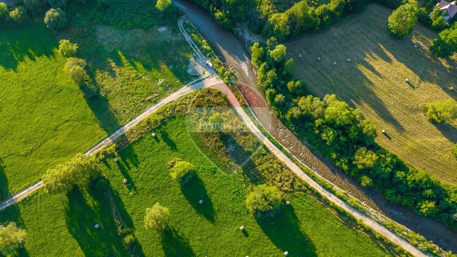 Teren intravilan 7.660 mp lângă Bran, panoramă 360°, comision 0%