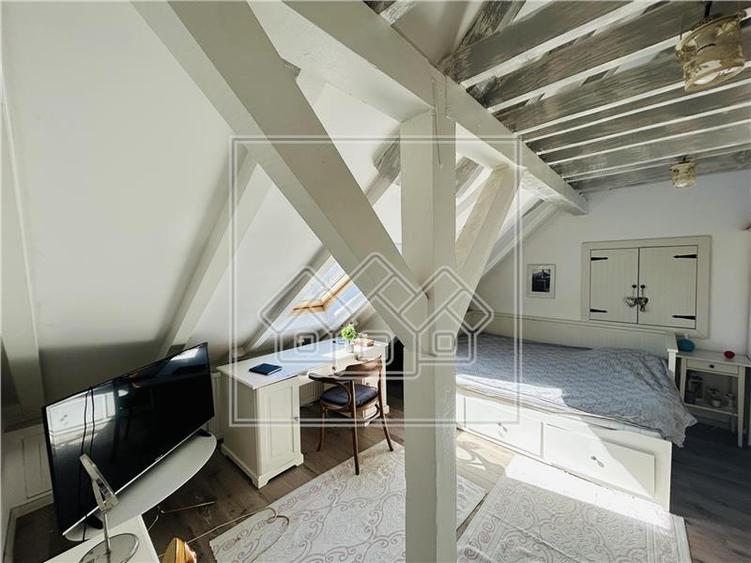 Apartament cu 4 camere, 2 bai, terasa - B-dul Victoriei