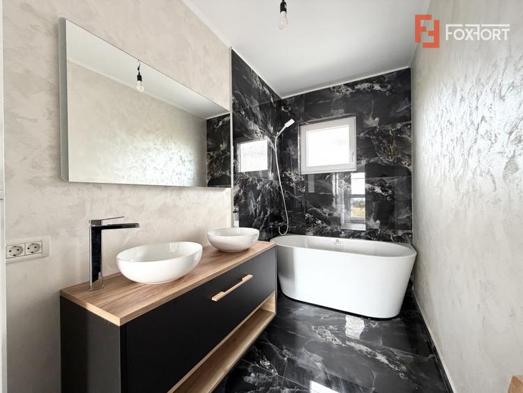 Duplex cu 5 camere, despartit prin camera tehnica, teren de 365 mp - Sanandrei