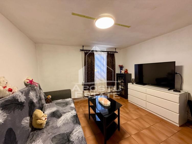 Casa cu 5 camere de vanzare, acces auto, zona Lunei Timisoara