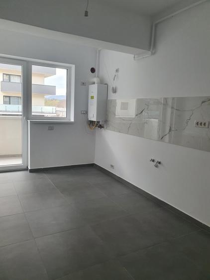3 camere, 65 mp + 6 mp balcon, bloc nou Brasov, mai 2026