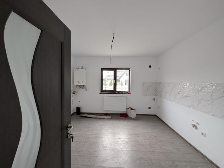 Casa finalizată Liliecii - Scoala - Parc Dendrologic
