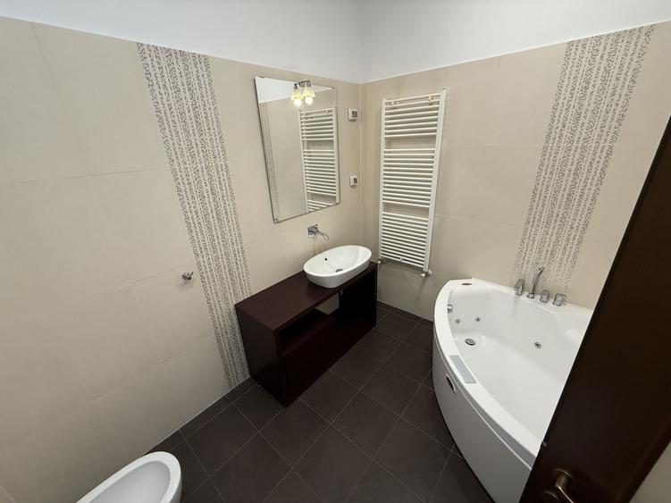 Apartament 5 camere | HERASTRAU | + curte proprie