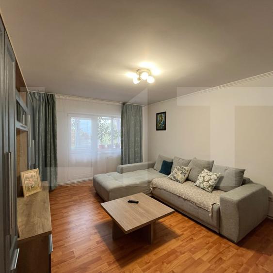 Apartament 4 camere, 79.65mp + balcon, zona Piata Mare