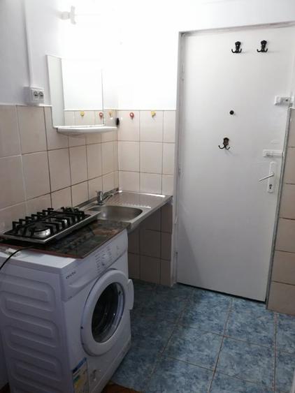 Garsoniera cu baie comuna langa Facultatea de Medicina