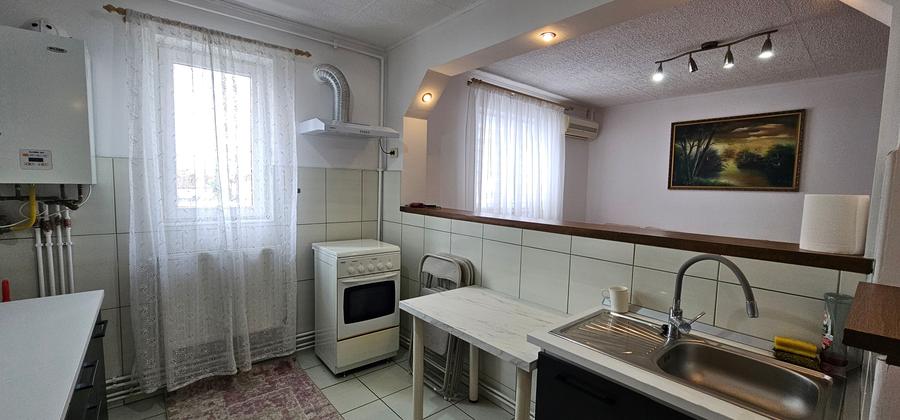 Inchiriez apartament de 3 camere ,situat in cartierul Hipodrom 4- Aleea Streiu