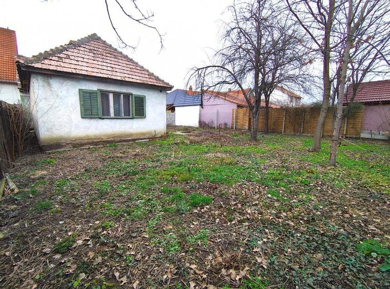 Teren 580 mp/ Casa veche 4 cam, zona Henri Coanda, COMISION 0%