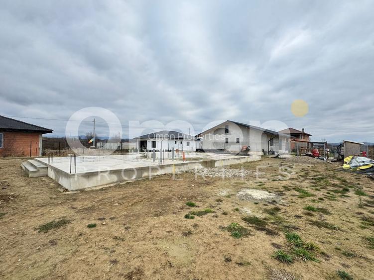 Teren intravilan cu fundație | panoramă deosebită | Cătălina | 1000 mp - 2