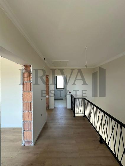 Casa insiruita, bucatarie inchisa, 3 camere, 2 bai, Giroc