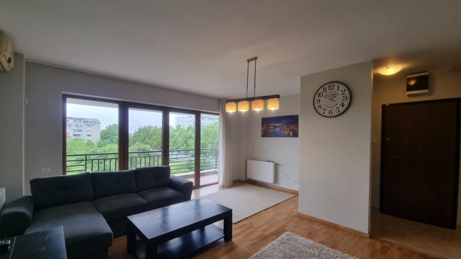 3 camere decomandat, Sisesti, bloc 2010