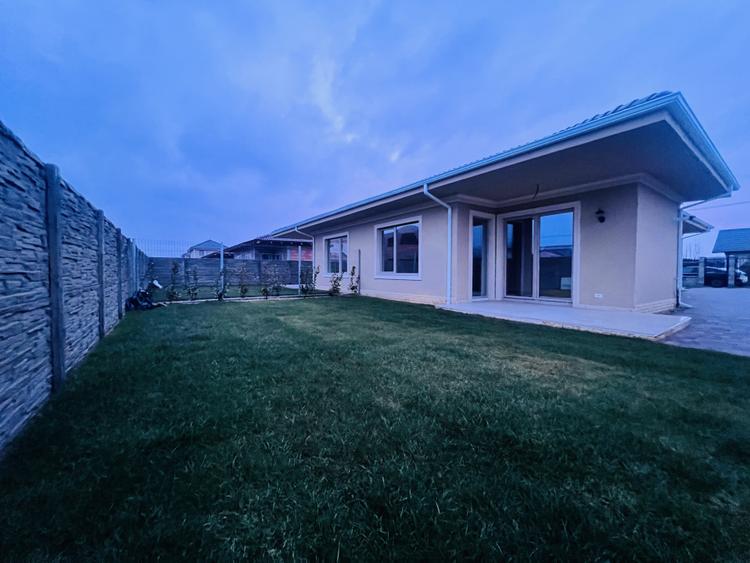 Duplex 3 camere, parter, 85 mp utili, 340 mp teren - Mosnita Noua