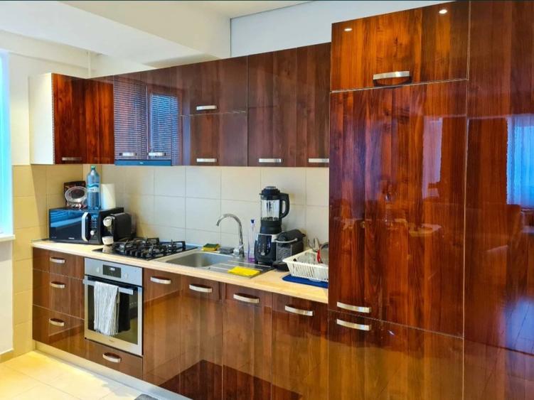 Zona de cluburi - apartament cu 3 camere mobilat si utilat