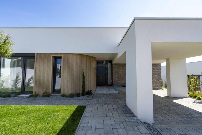 De vânzare casǎ Parter 130 mp Zona de Dealuri