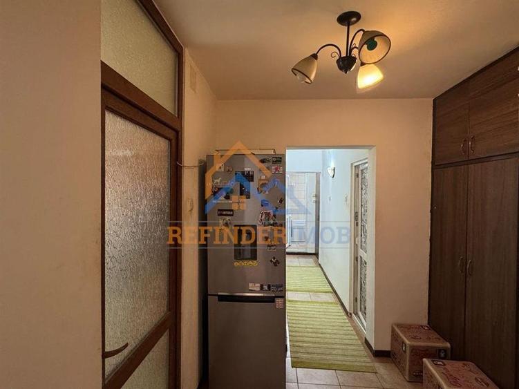 Vanzare 3 camere Diham-Basarabia 67mp