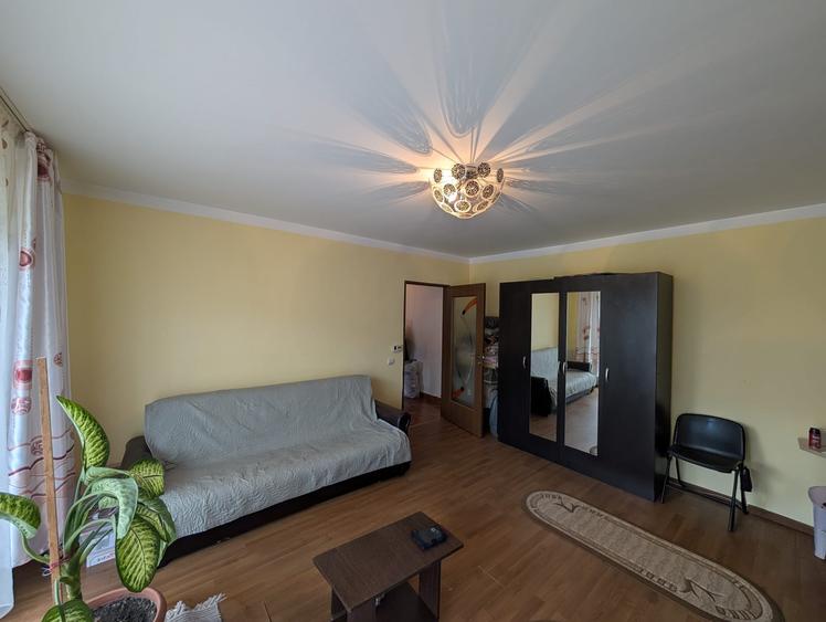 Garsonieră de vânzare cu balcon și bucătărie separată, zona Eroilor, Floresti