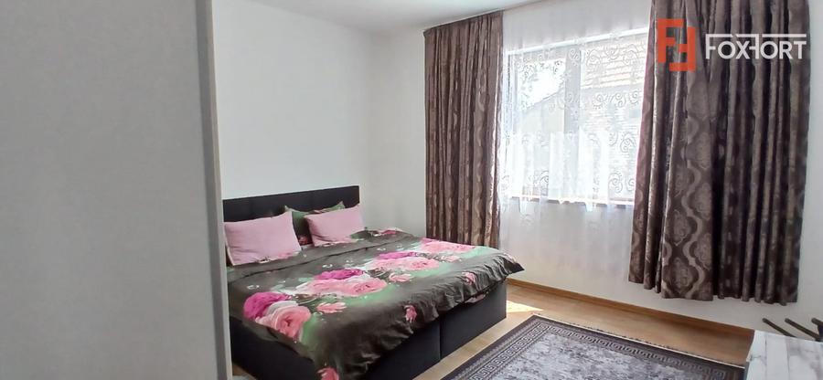 Casa individuala cu 6 camere Parter + 1 Etaj in Comlosu Mare