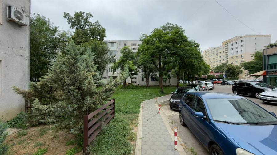 Spatiu comercial de inchiriat in Podul Ros