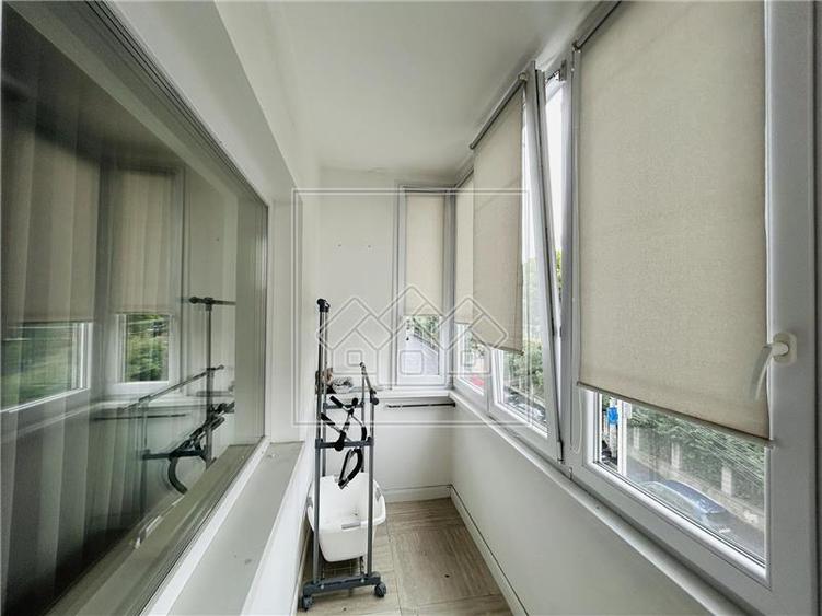 Ap complet renovat, 120 mp utili, garaj, 2 balcoane, pivnita - B-dul Victoriei