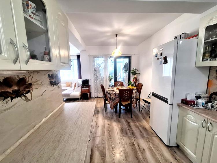 Casa cu 4 camere de vanzare in Selimbar