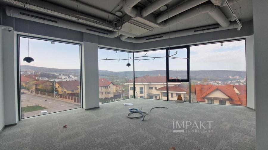Spatiu servicii in cladire de birouri 440 m2 finisat la CHEIE, Europa