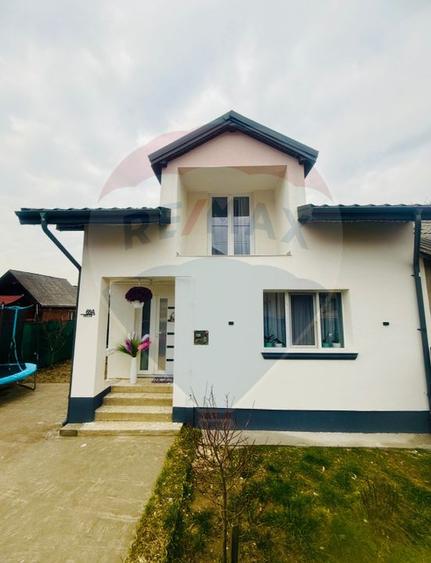 Casă cu 6 camere,  pe strada Balc Vodă