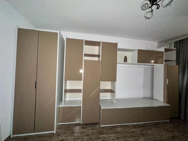 Garsoniera confort 1 ,renovata, mobillata si utila -etaj 1 !