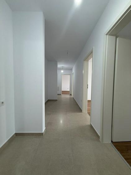 Apartament 3 camere în clădire cu 3 etaje