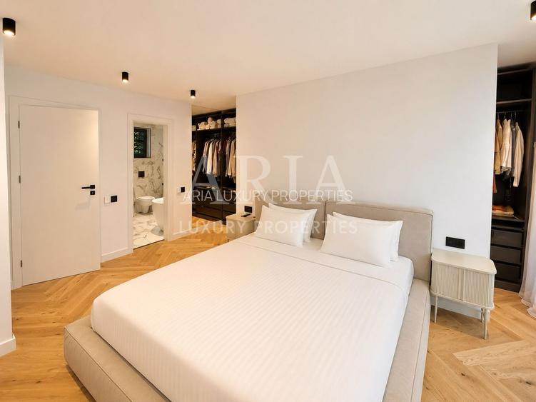 ELEGANT TOWNHOUSE | PRIVATE GARDEN | PANORAMIC TERRACES | - 17