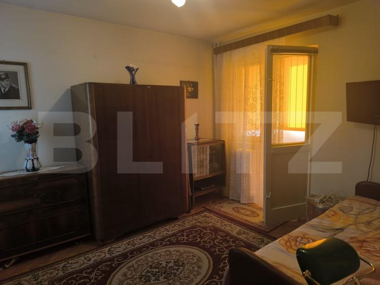 Apartament de vanzare, cu 3 camere si 3 balcoane, 74 mp, zona Manastur
