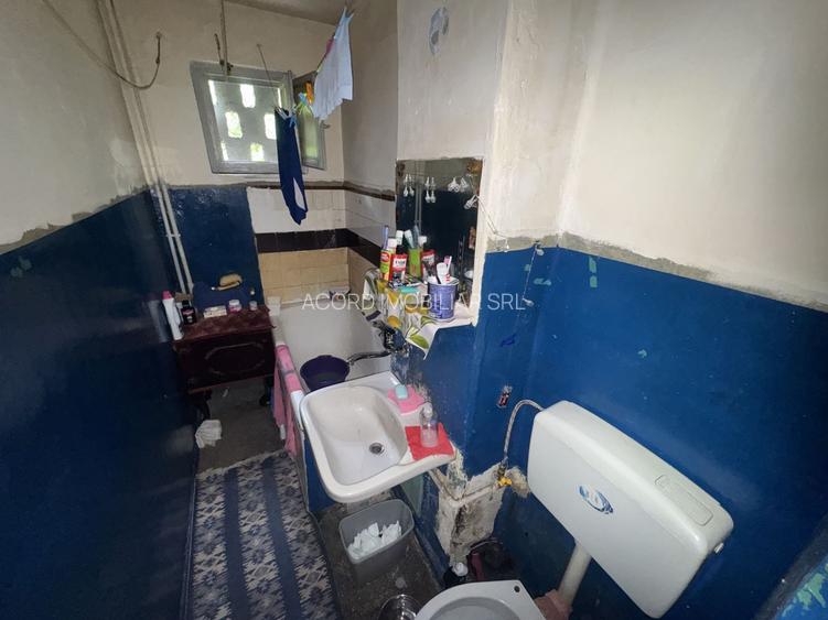 Apartament 3 camere zona Km 4 5 - 6