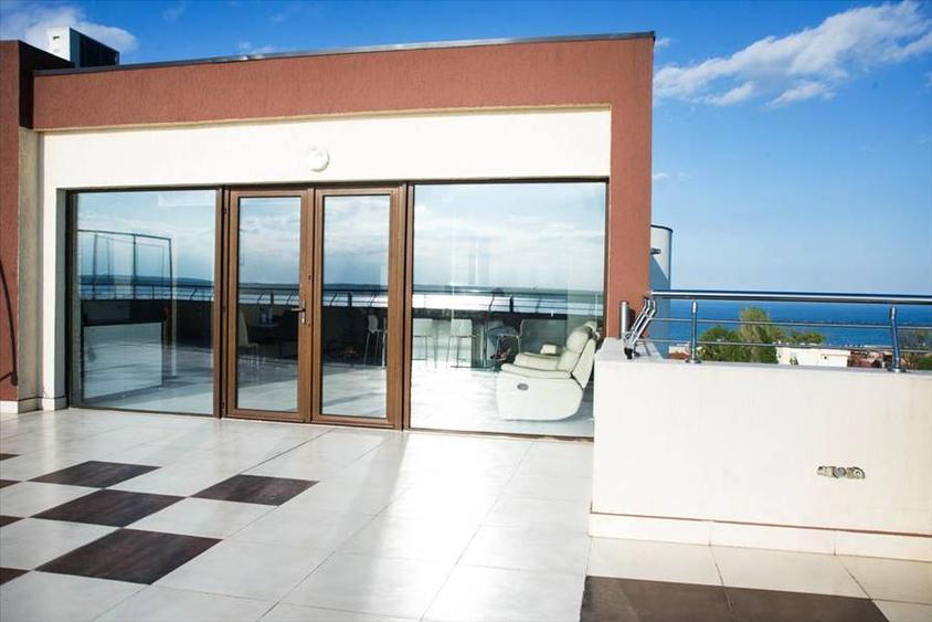 Penthouse 4camere,terasa cu vedere la lac,parcare,gaze,termen lung cu decontare